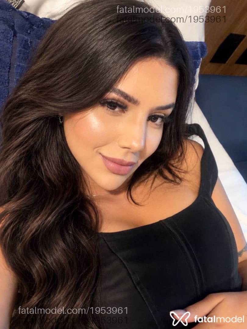 Acompanhante mulher morena (o) de olhos pretos - Livia Pacheco