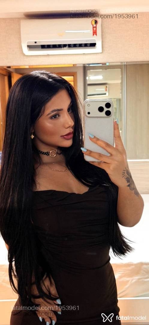 Acompanhante mulher morena (o) de olhos pretos - Livia Pacheco
