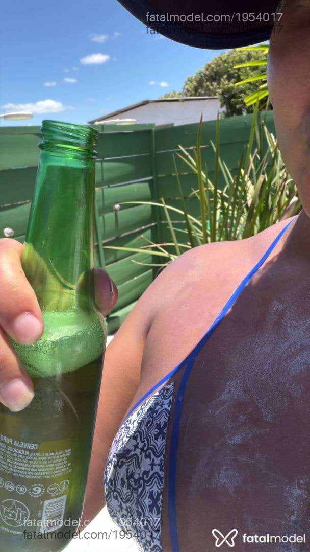 Acompanhante mulher trans loira (o) de olhos castanhos - Maju