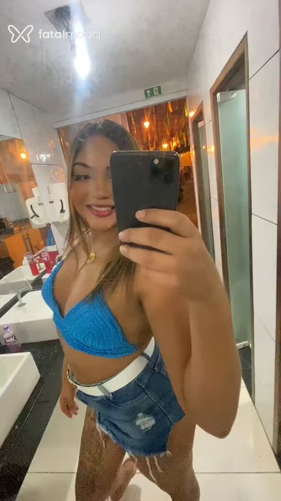 Acompanhante mulher trans loira (o) de olhos castanhos em Feira de Santana Acompanhante mulher trans loira (o) de olhos castanhos em Feira de Santana - Maju