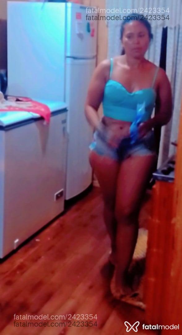Acompanhante mulher morena (o) de olhos castanhos - Verli