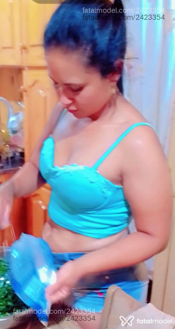 Acompanhante mulher morena (o) de olhos castanhos - Verli