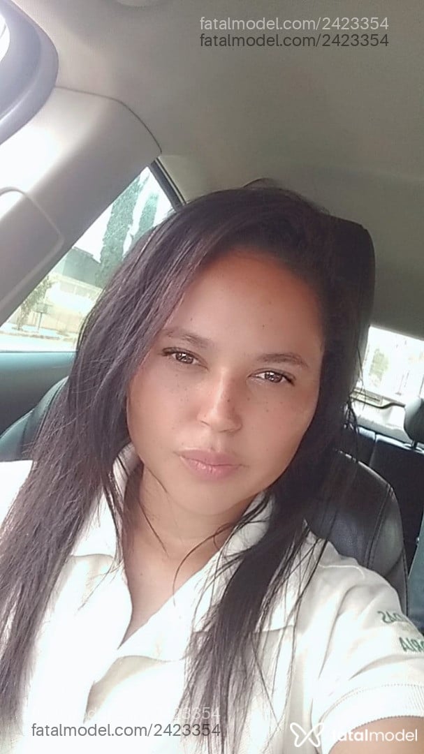 Acompanhante mulher morena (o) de olhos castanhos - Verli