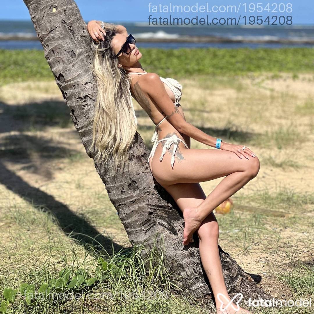 Acompanhante mulher loira (o) de olhos castanhos em Arcos - Eva