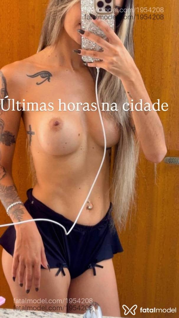 Acompanhante mulher loira (o) de olhos castanhos - Bella