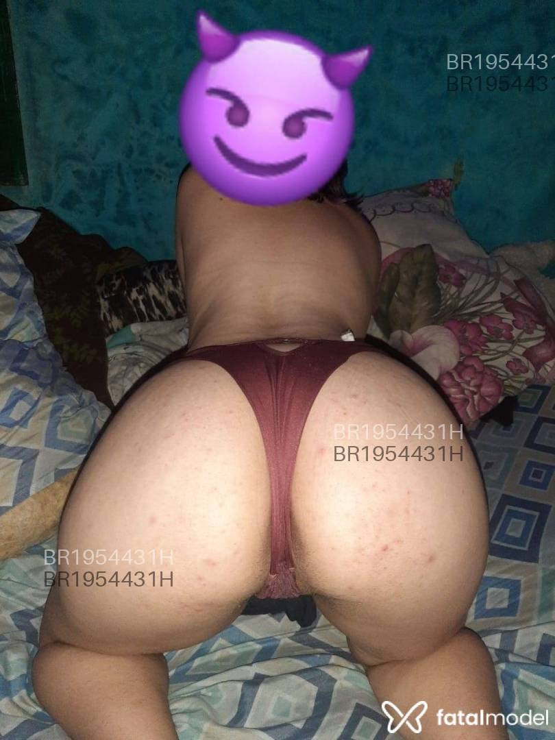 Acompanhante mulher com cabelo castanho de olhos castanhos em Porto Alegre - Goth Yoshi