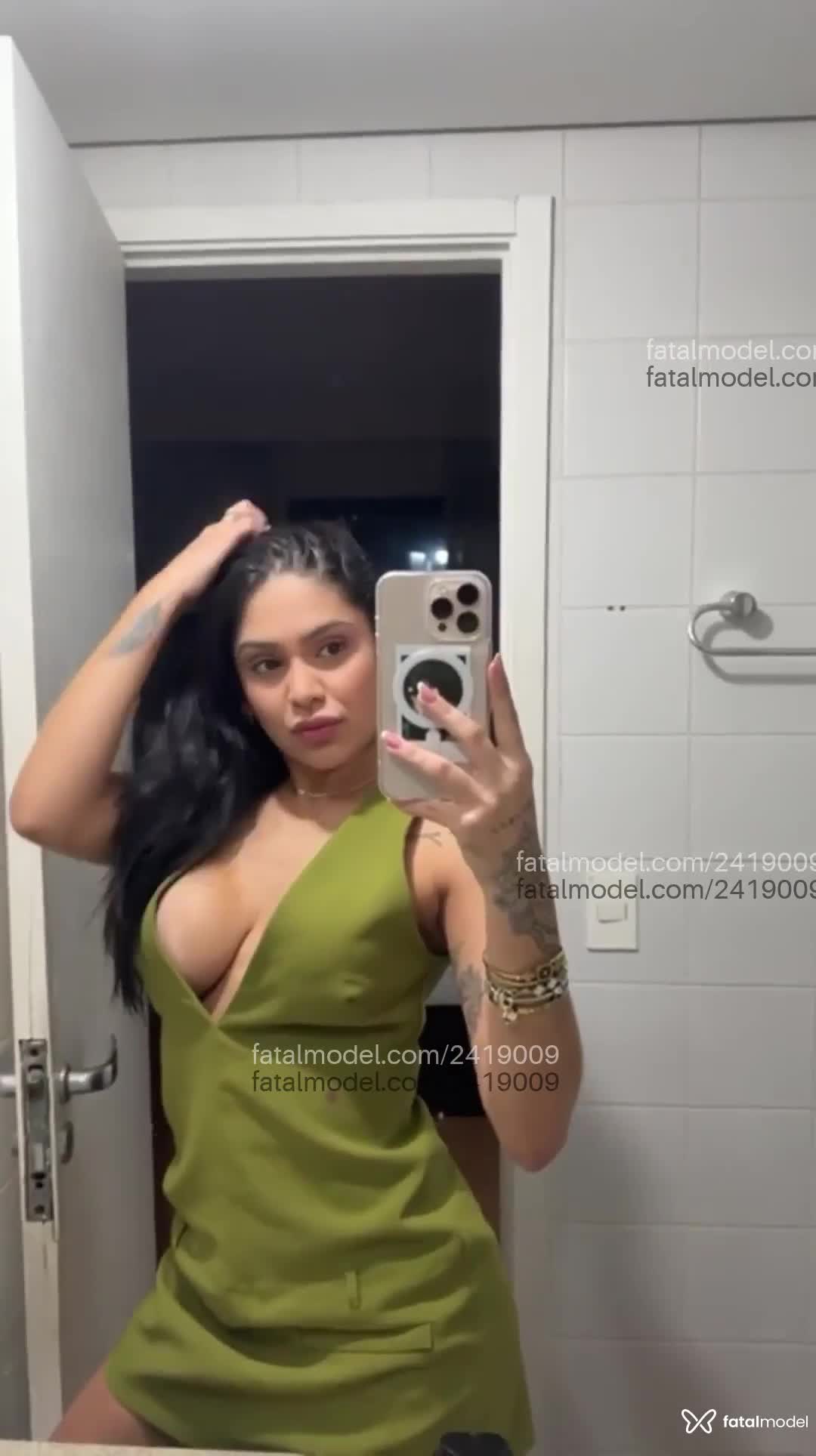 Acompanhante mulher morena (o) de olhos castanhos em São Paulo Acompanhante mulher morena (o) de olhos castanhos em São Paulo - Pietra Lima