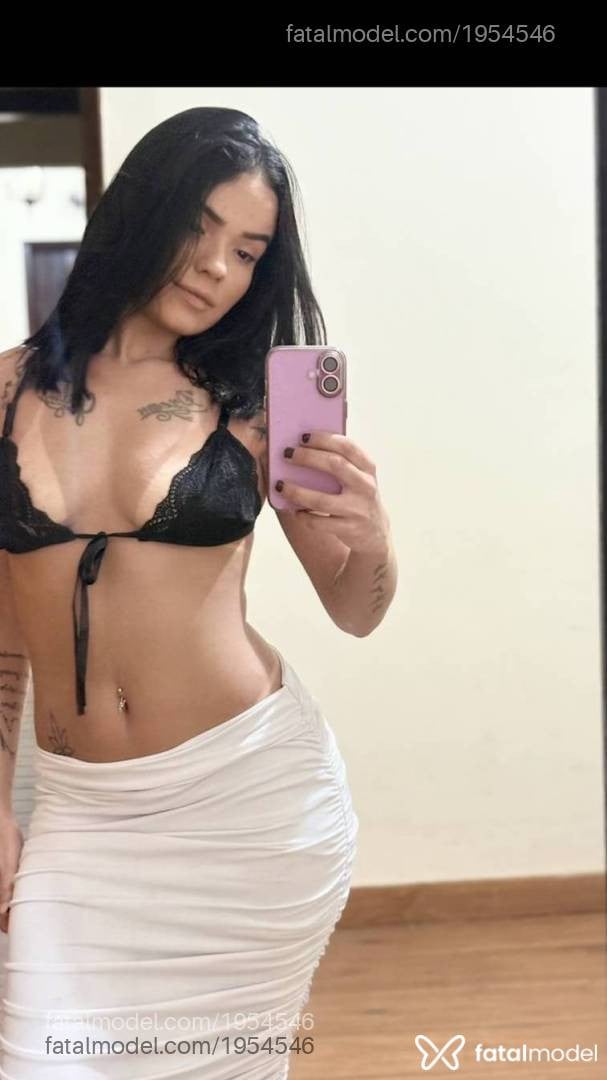 Acompanhante mulher morena (o) de olhos pretos - Bruna