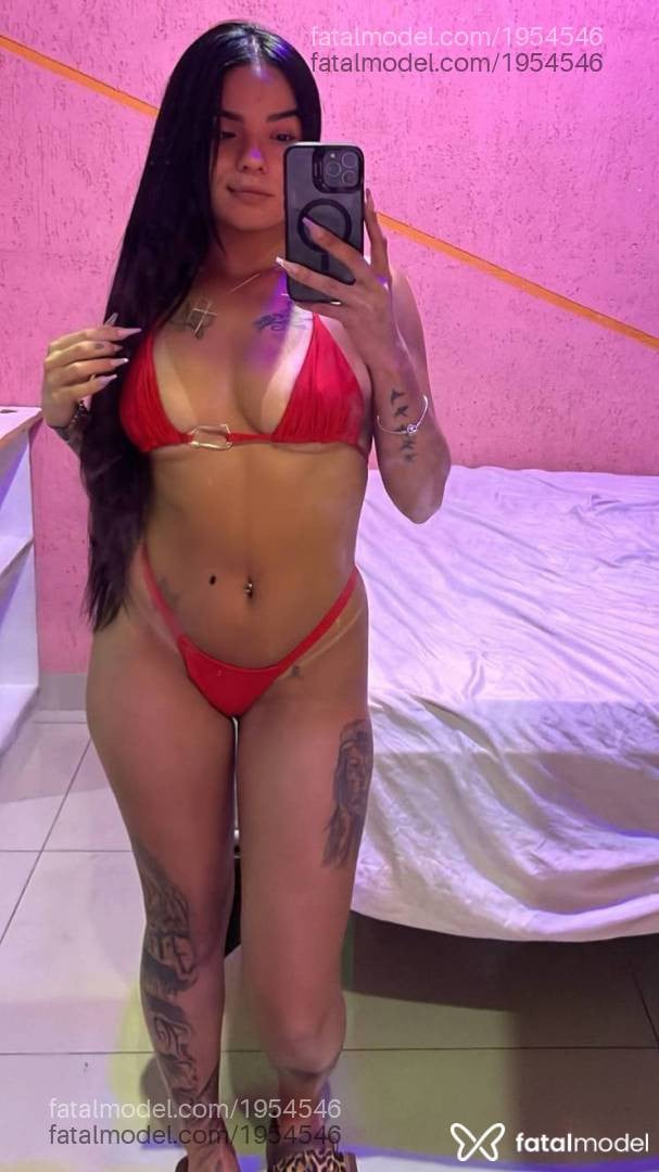 Acompanhante mulher morena (o) de olhos pretos - Bruna