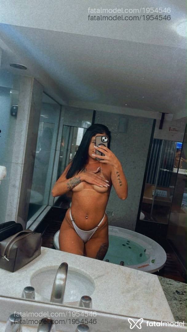 Acompanhante mulher morena (o) de olhos pretos - Bruna