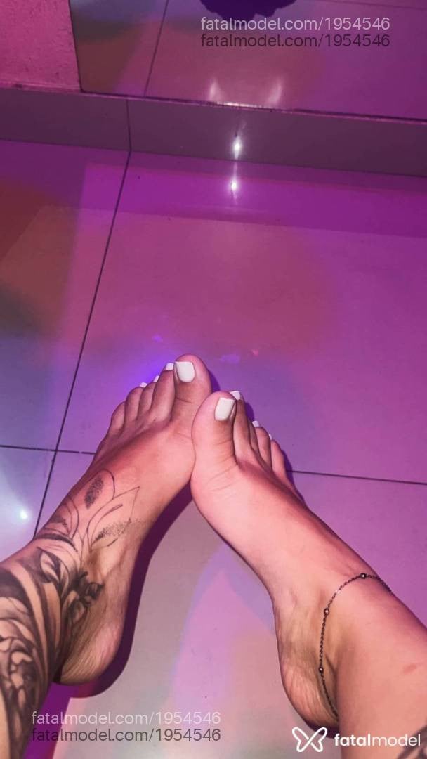 Acompanhante mulher morena (o) de olhos pretos - Bruna