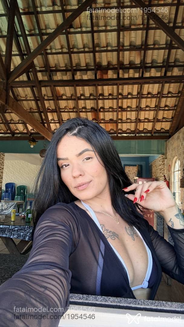 Acompanhante mulher morena (o) de olhos pretos - Bruna