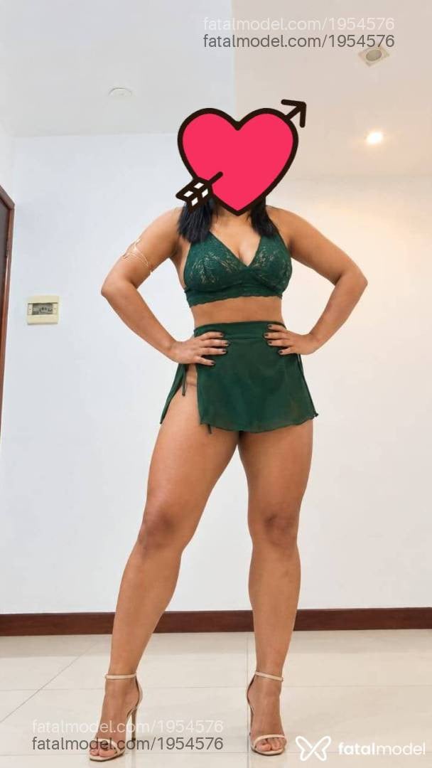 Acompanhante mulher morena (o) de olhos pretos - Bianca Barcelar