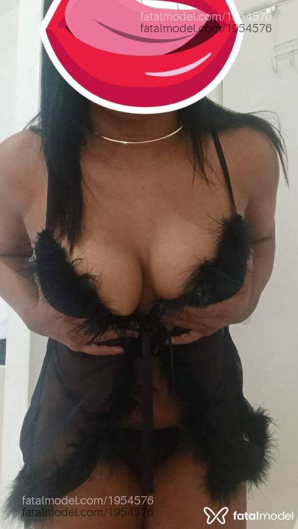 Acompanhante mulher morena (o) de olhos pretos - Bianca Barcelar