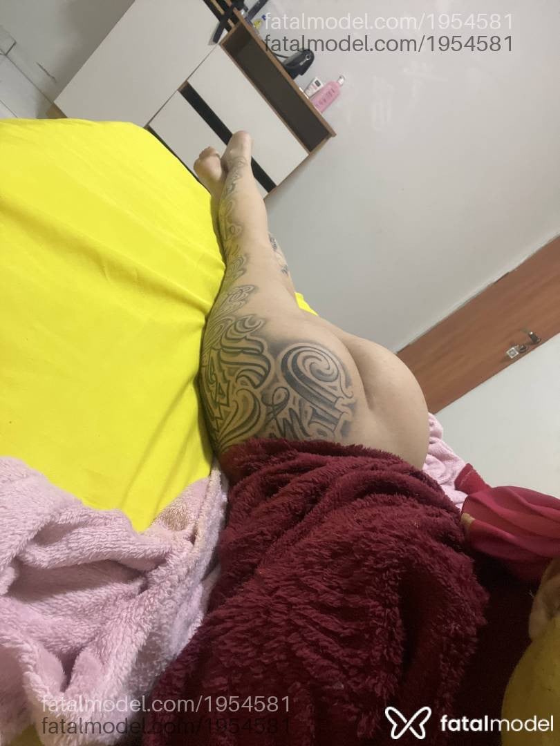 Acompanhante mulher com cabelo castanho de olhos castanhos em Jataí - Jade