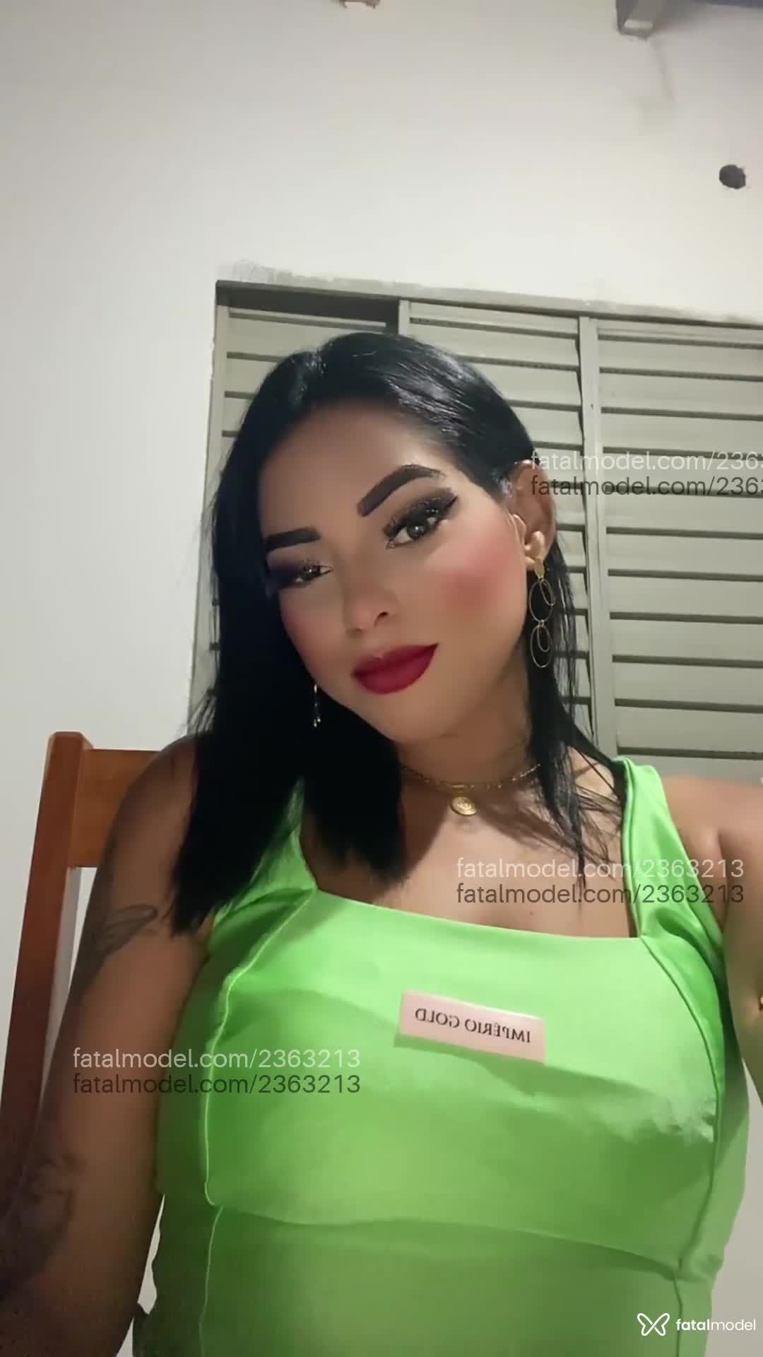 Acompanhante mulher morena (o) de olhos pretos - Letícia Acompanhante mulher morena (o) de olhos pretos - Letícia