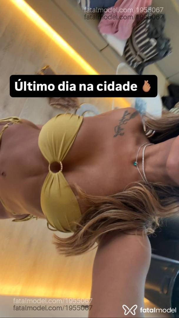 Acompanhante mulher morena (o) de olhos pretos - Valentina