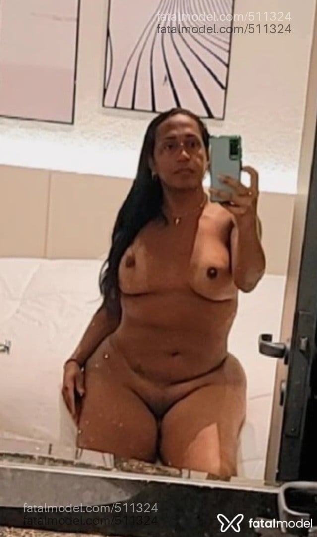 Acompanhante mulher trans morena (o) de olhos castanhos em Passos - Lorhana