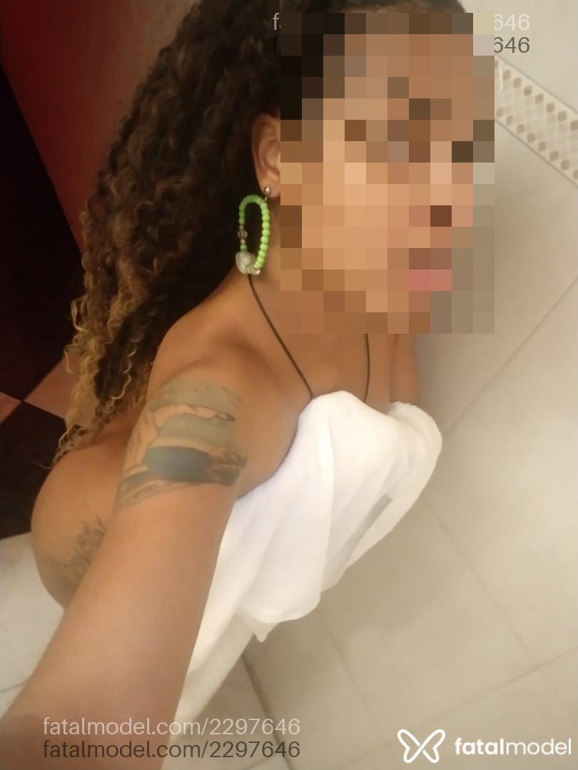 Acompanhante mulher com cabelo castanho de olhos castanhos em Virtual - Izabella Pelegrini