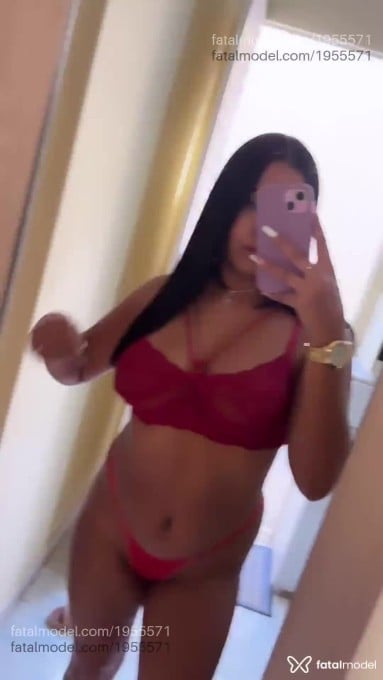 Acompanhante mulher morena (o) de olhos pretos - Jhennyfer Acompanhante mulher morena (o) de olhos pretos - Jhennyfer