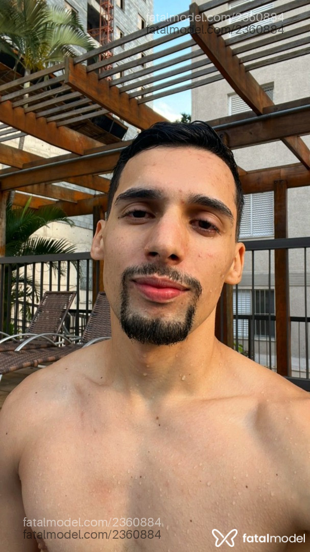 Acompanhante homem com cabelo castanho de olhos castanhos - Lordlivre