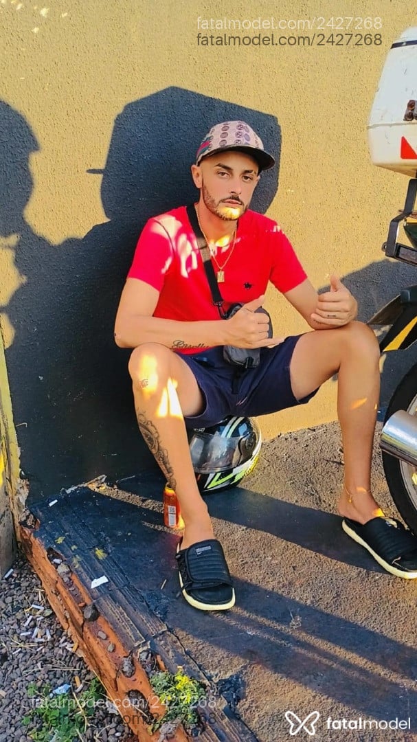 Acompanhante homem morena (o) de olhos verdes - Viitiin Acompanhante homem morena (o) de olhos verdes - Viitiin