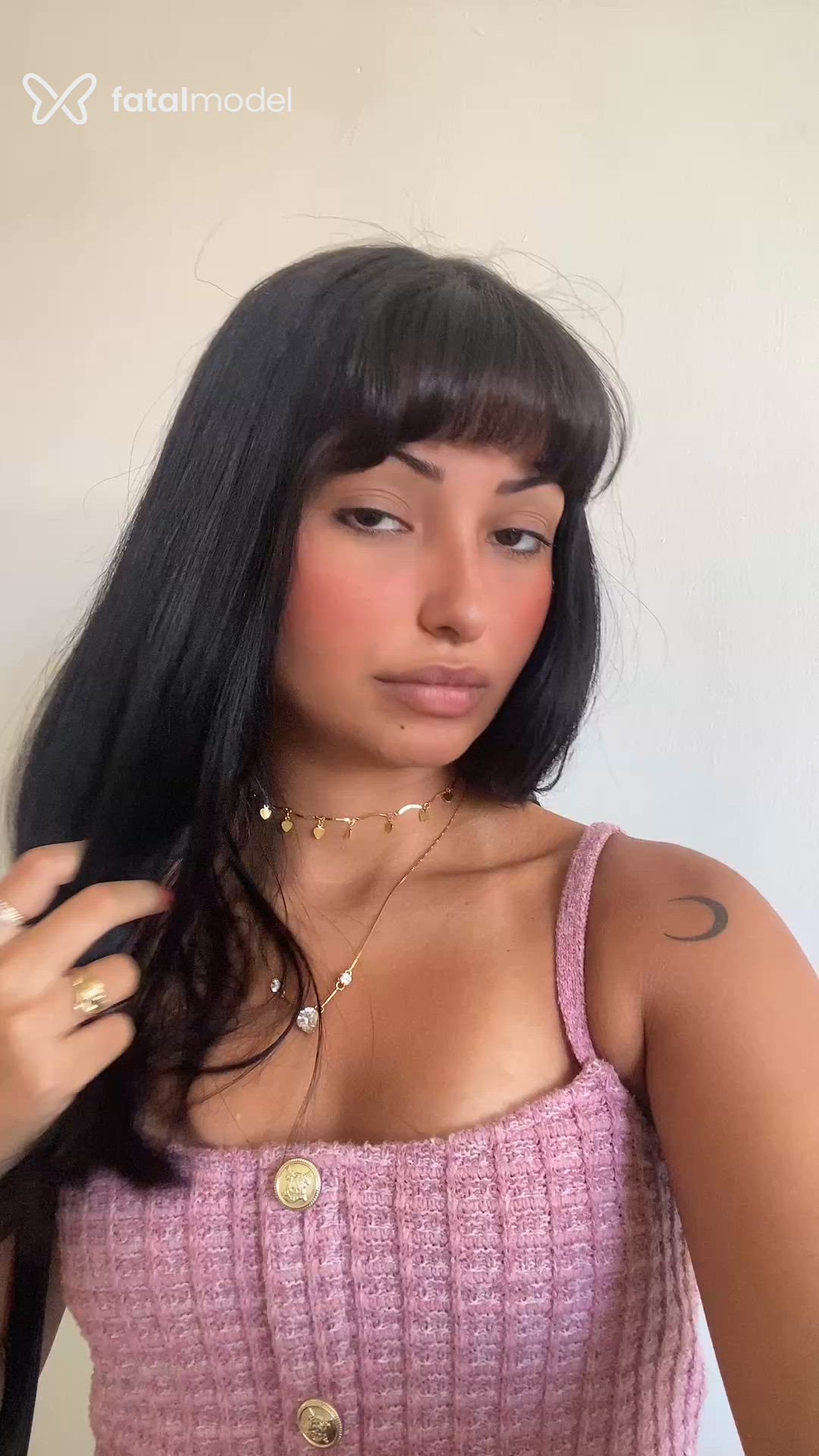 Acompanhante mulher morena (o) de olhos castanhos - Lia Acompanhante mulher morena (o) de olhos castanhos - Lia