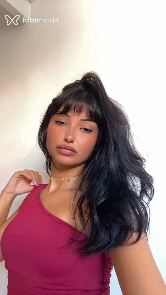 Acompanhante mulher morena (o) de olhos castanhos - Lia Acompanhante mulher morena (o) de olhos castanhos - Lia