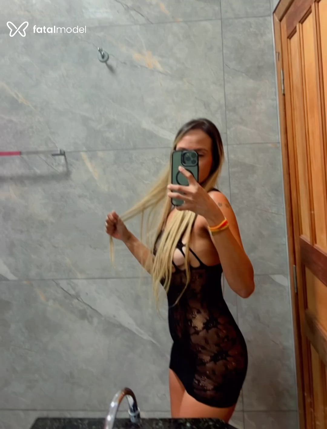 Acompanhante mulher loira (o) de olhos castanhos - Yasmim Pimentel