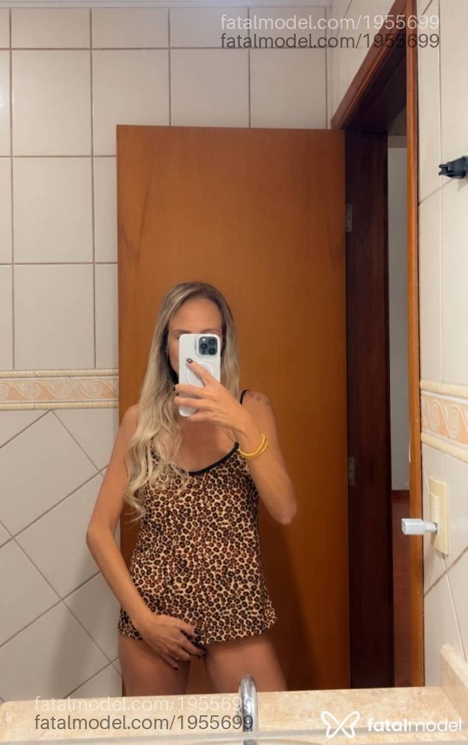 Acompanhante mulher loira (o) de olhos castanhos - Yasmim Pimentel