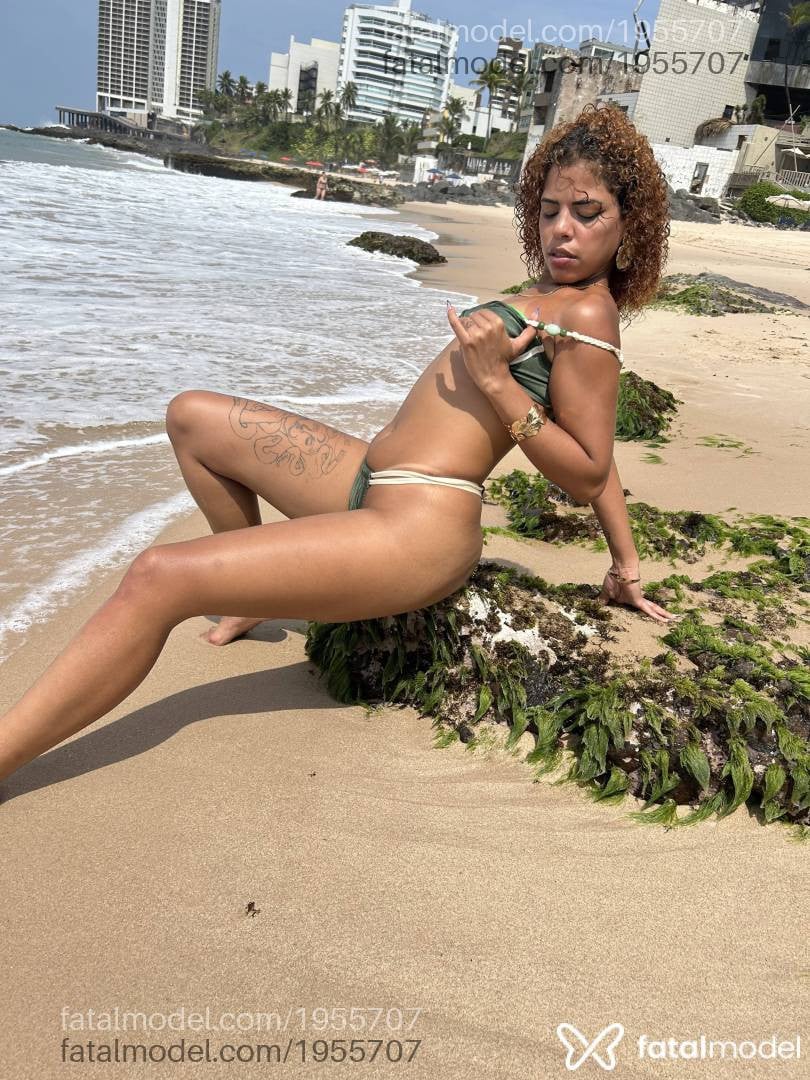 Acompanhante mulher com cabelo castanho de olhos pretos - ângell Brumonw