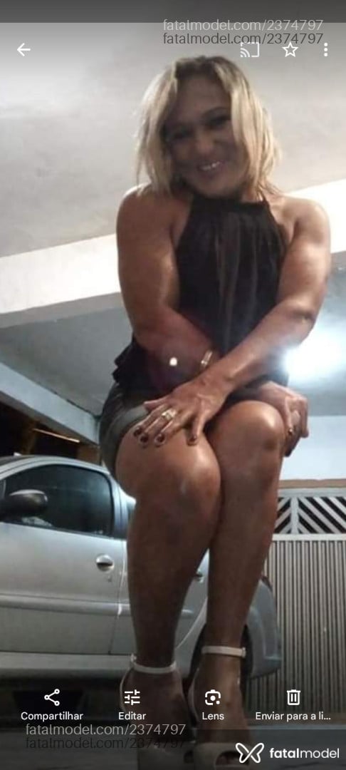 Acompanhante mulher trans loira (o) de olhos castanhos - Paula Acompanhante mulher trans loira (o) de olhos castanhos - Paula