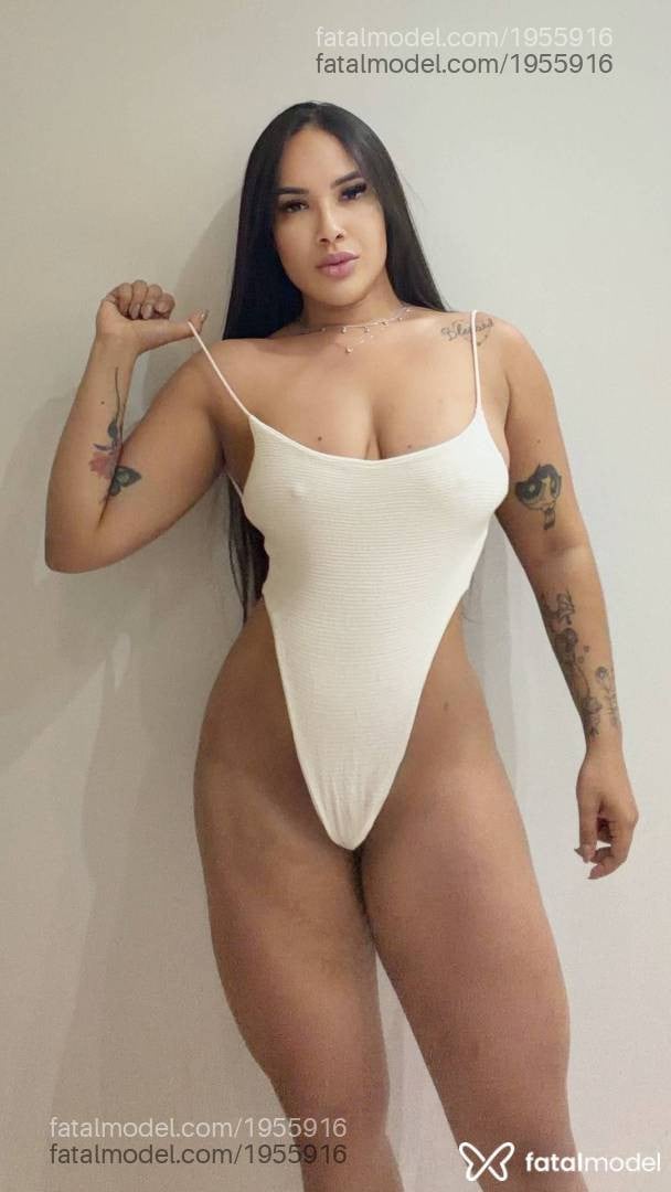 Acompanhante mulher morena (o) de olhos pretos - Thay