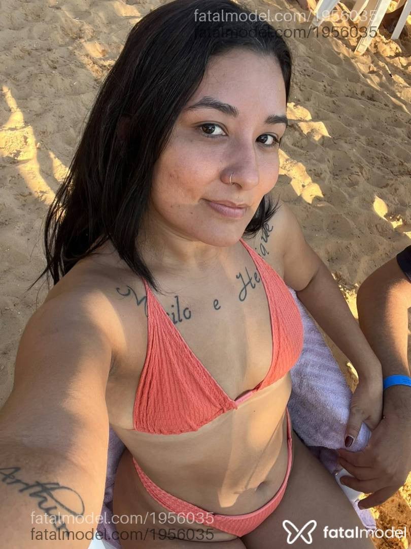 Acompanhante mulher ruiva (o) de olhos mel - Morena