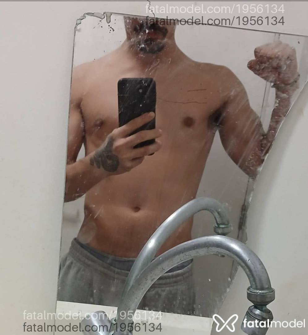 Acompanhante homem com cabelo castanho de olhos castanhos em Itajaí - Acqua Man