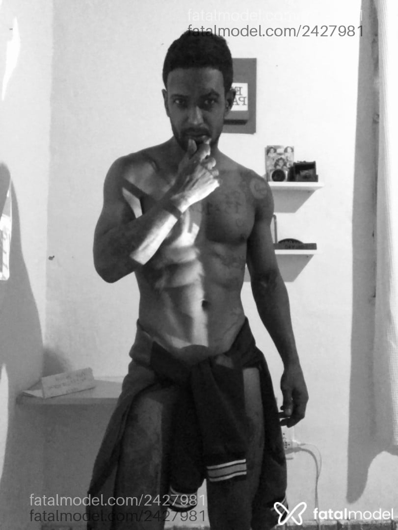 Acompanhante homem morena (o) de olhos pretos em Rio de Janeiro Acompanhante homem morena (o) de olhos pretos em Rio de Janeiro - Gustavo