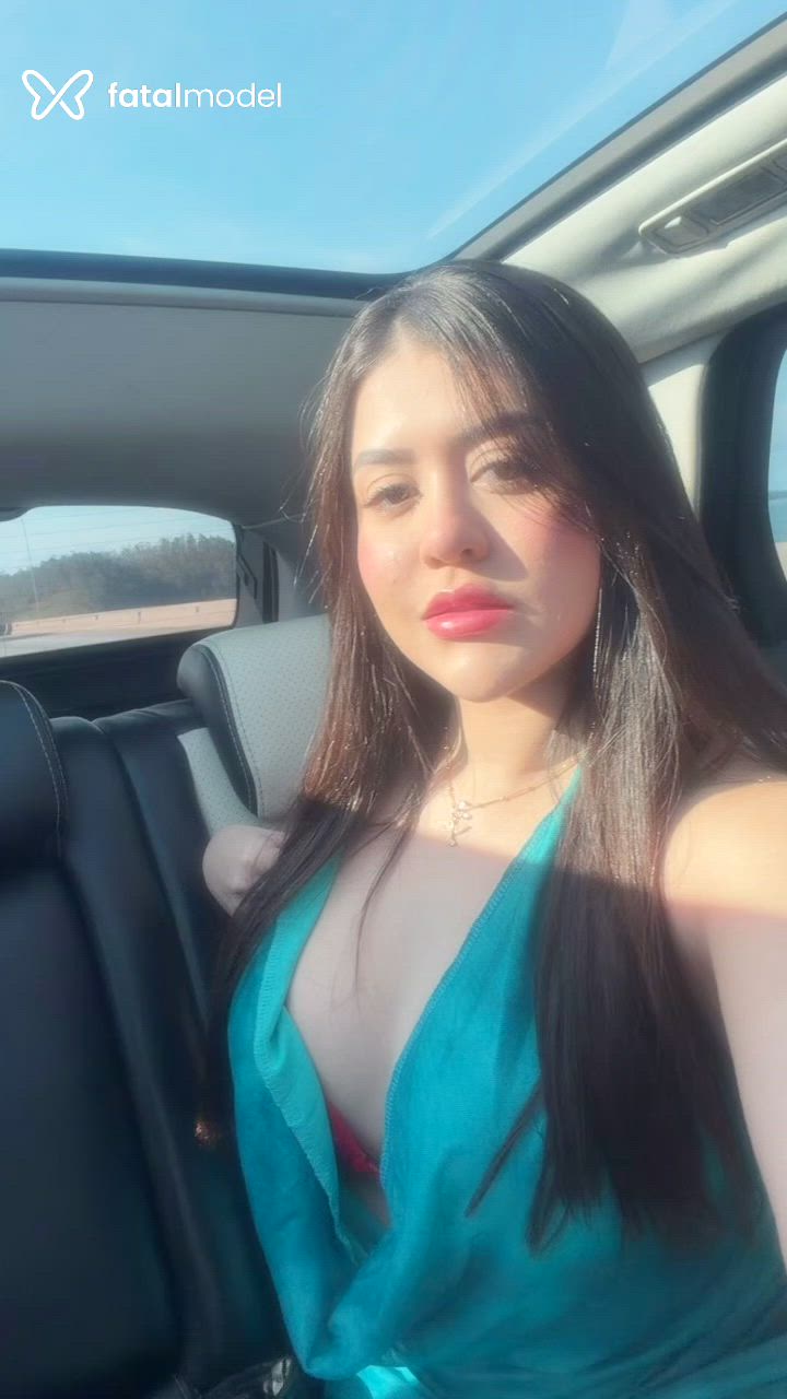 Acompanhante mulher com cabelo castanho de olhos castanhos - Jhuli Acompanhante mulher com cabelo castanho de olhos castanhos - Jhuli