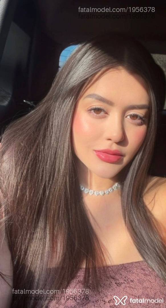 Acompanhante mulher com cabelo castanho de olhos castanhos em São Paulo - Jhulli