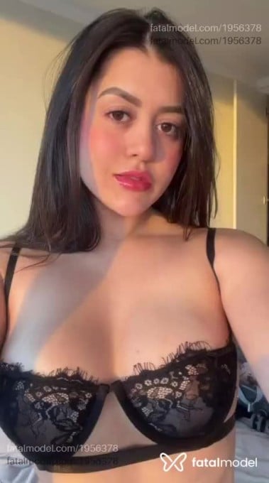 Acompanhante mulher com cabelo castanho de olhos castanhos em São Paulo - Jhuli