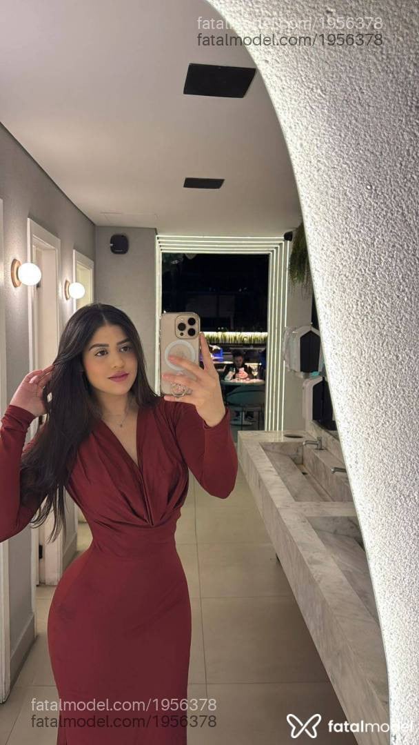 Acompanhante mulher com cabelo castanho de olhos castanhos em São Paulo - Jhulli