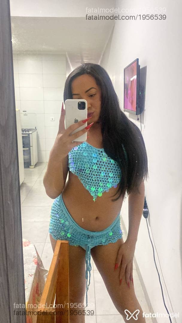 Acompanhante mulher trans loira (o) de olhos castanhos - Estrella
