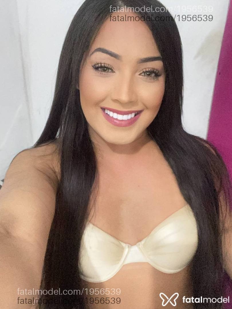 Acompanhante mulher trans loira (o) de olhos castanhos em Três Lagoas - Estrella