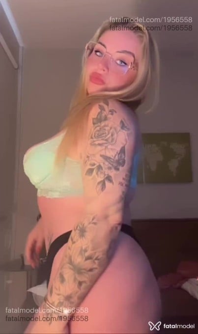 Acompanhante mulher loira (o) de olhos azuis em Criciúma - Stefany