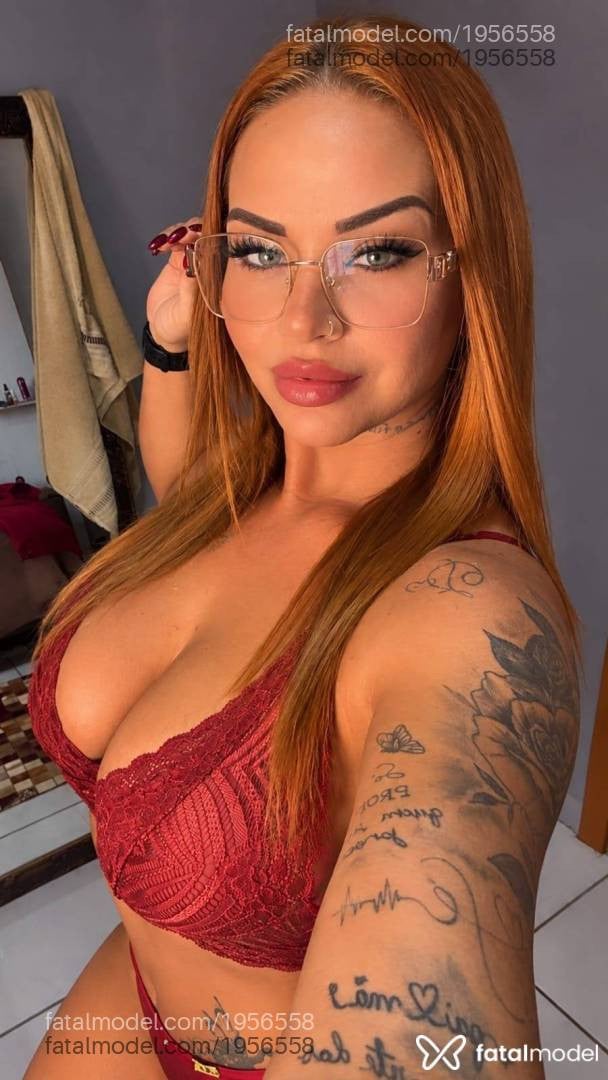 Acompanhante mulher loira (o) de olhos azuis - Stefany