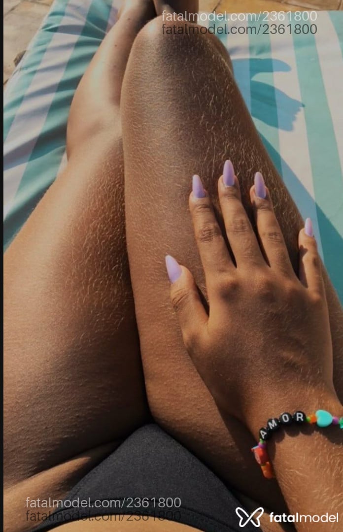 Acompanhante mulher morena (o) de olhos castanhos em Araxá - Manba Negra