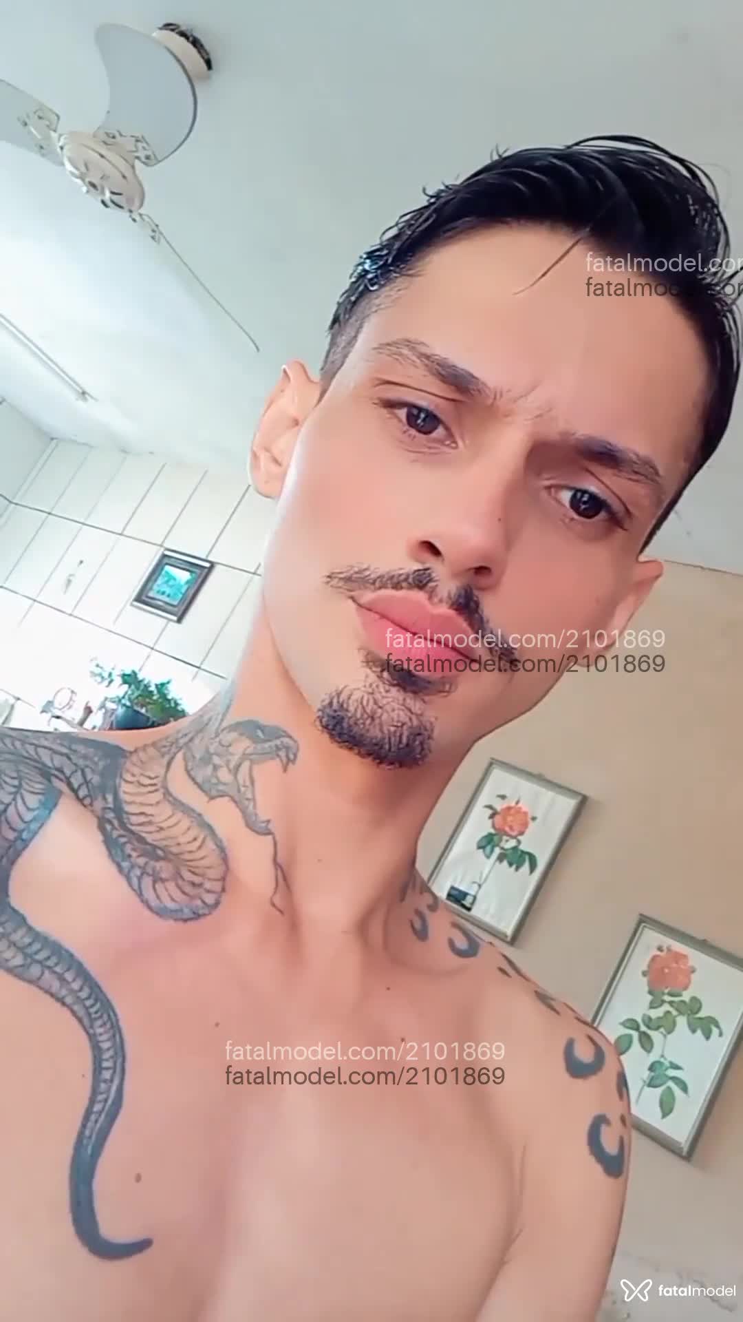 Acompanhante homem com cabelo castanho de olhos castanhos em Avaré Acompanhante homem com cabelo castanho de olhos castanhos em Avaré - Kazan