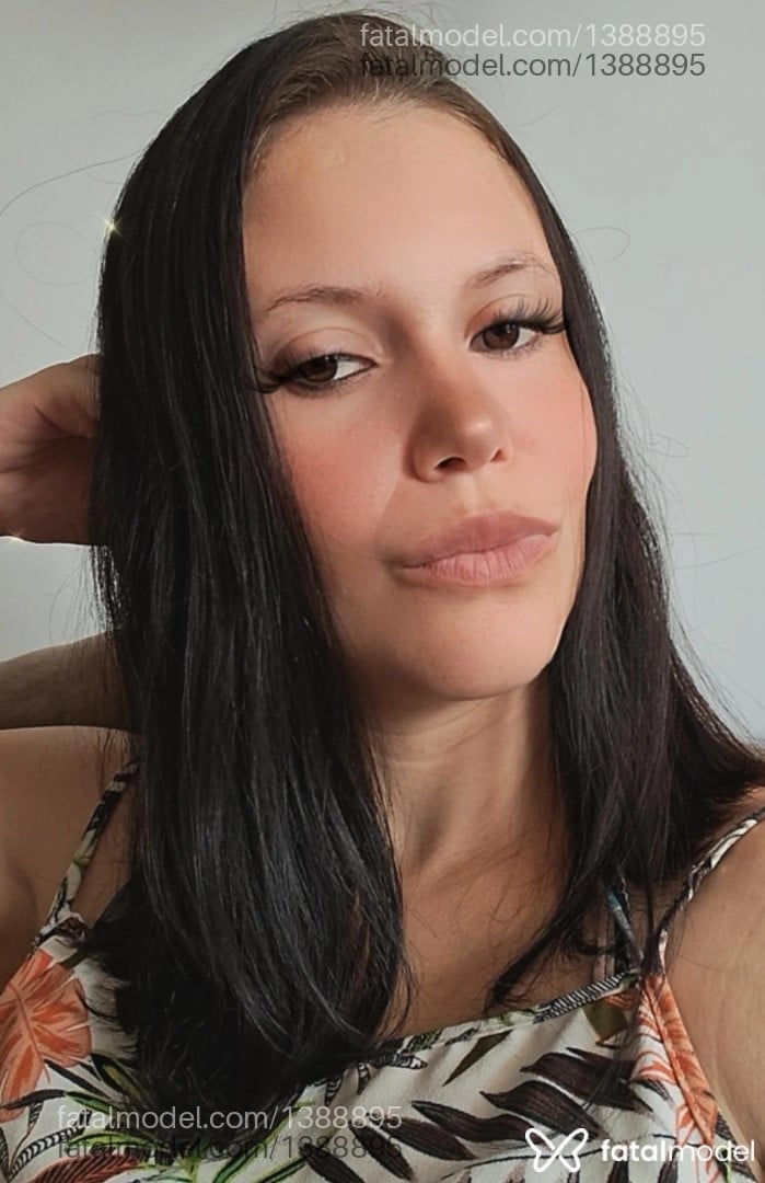 Acompanhante mulher morena (o) de olhos mel - Vivi Lisboa Acompanhante mulher morena (o) de olhos mel - Vivi Lisboa