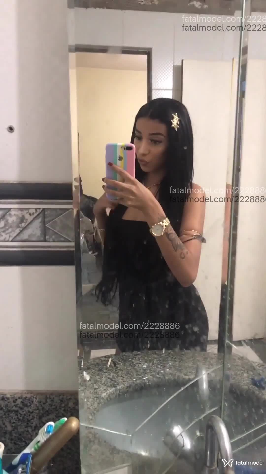 Acompanhante mulher com cabelo castanho de olhos verdes - Julia