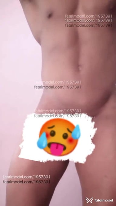 Acompanhante homem morena (o) de olhos pretos - Jonas