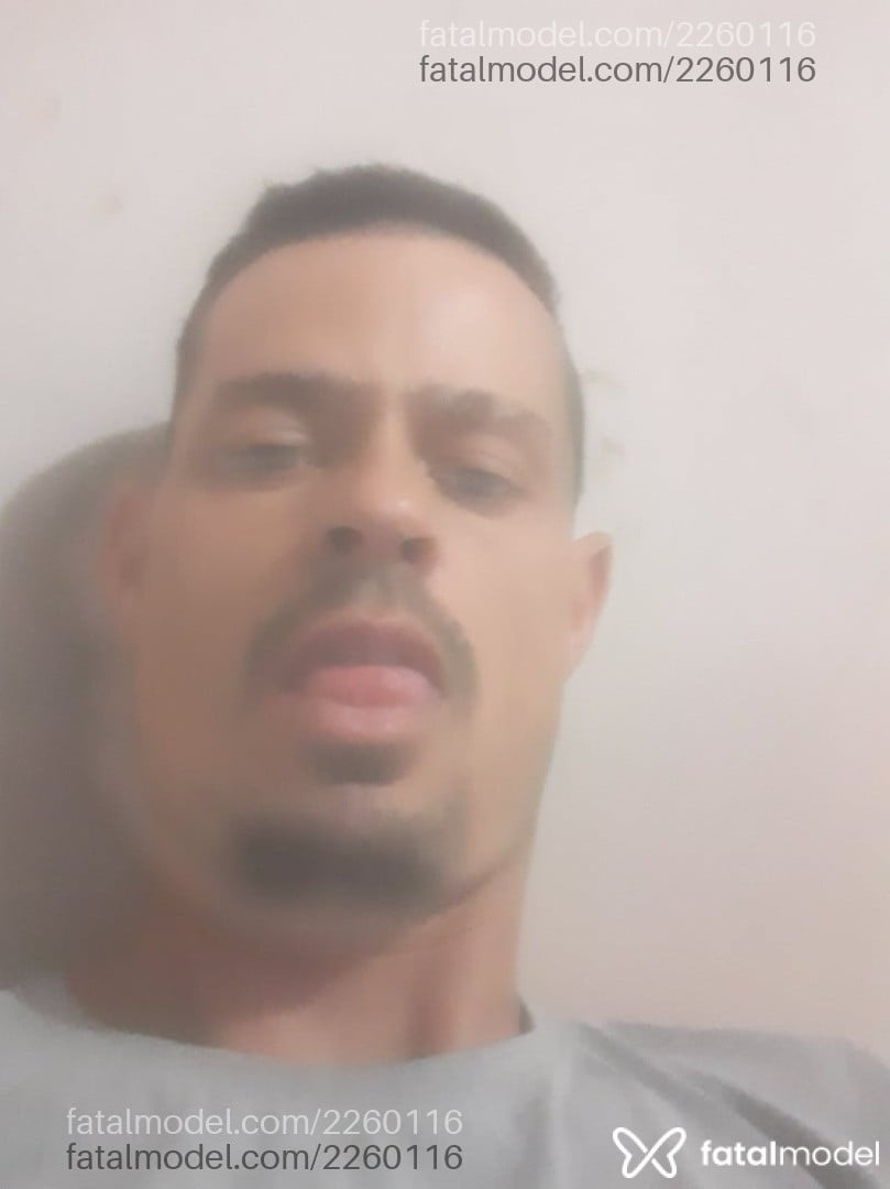 Acompanhante homem com cabelo castanho de olhos verdes em Lages Acompanhante homem com cabelo castanho de olhos verdes em Lages - Guigo
